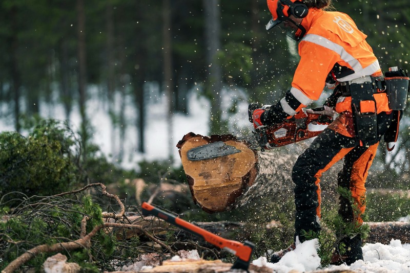 Landscape and Snow Removal  Husqvarna 16" 550XP II 50.1cc Professional Chainsaw Photo