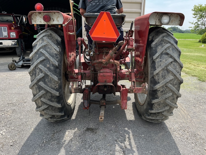 Cockshutt 1550 tractor 