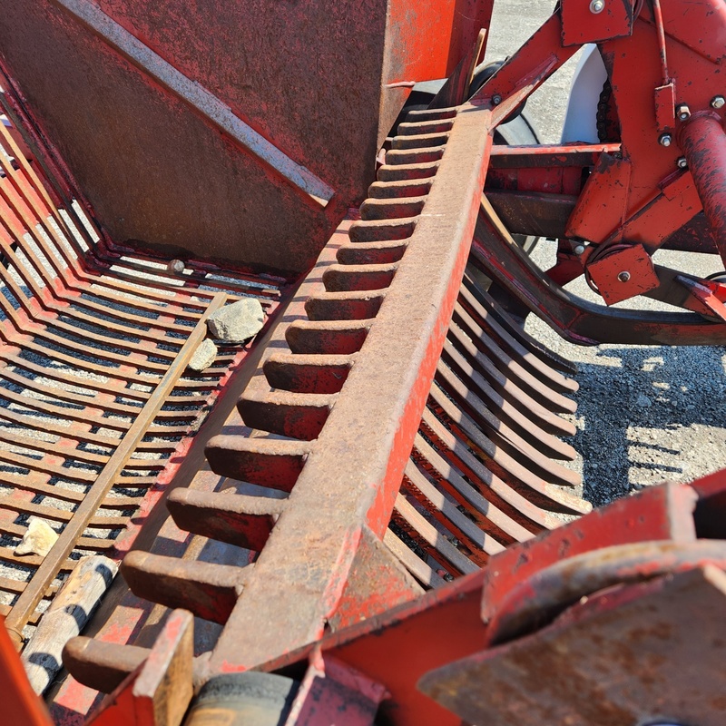 BRYAN'S FARM Harmon 5460 Rock Picker