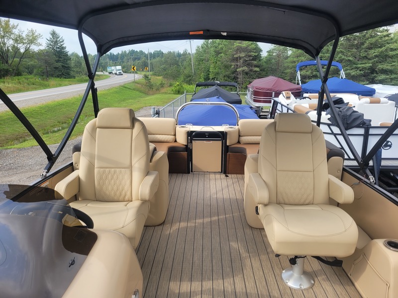 Boats  Legend V-Series Lounge Prestige + Merc 115 EXLPT + free Sea-Doo + SAVE $6,000 Photo