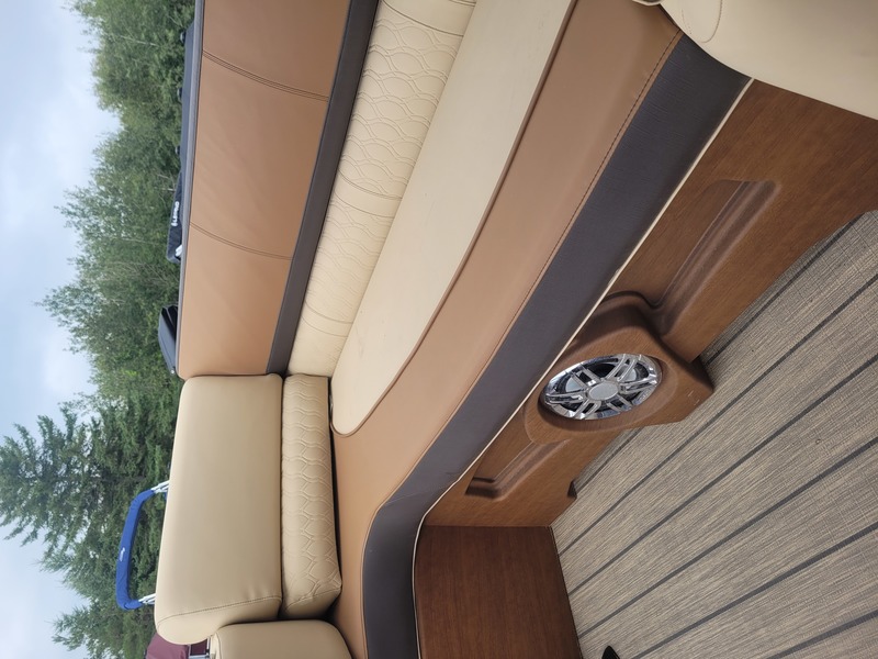 Boats  Legend V-Series Lounge Prestige + Merc 115 EXLPT + free Sea-Doo + SAVE $6,000 Photo
