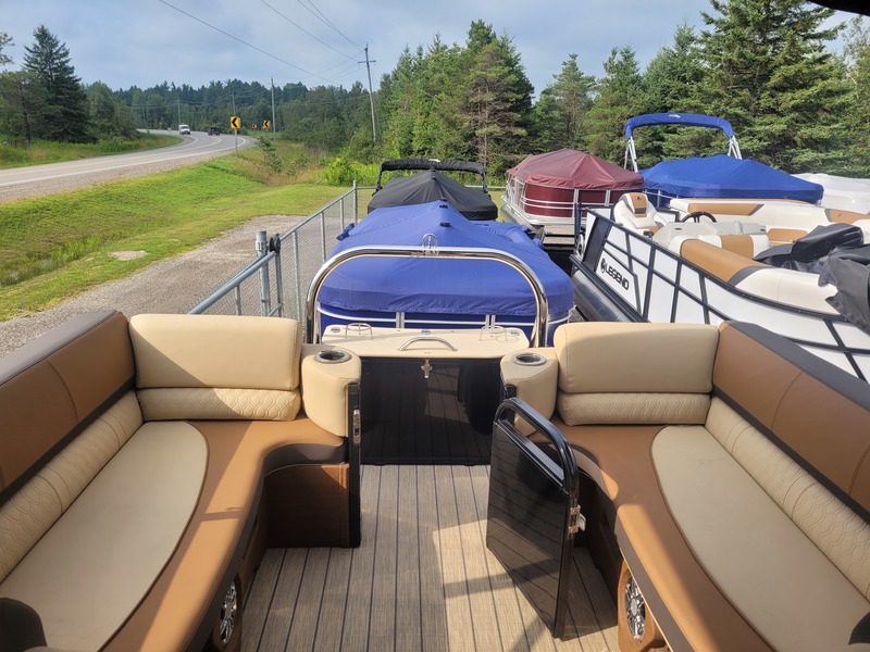 Boats  Legend V-Series Lounge Prestige + Merc 115 EXLPT + free Sea-Doo + SAVE $6,000 Photo