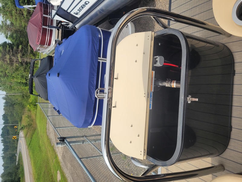 Boats  Legend V-Series Lounge Prestige + Merc 115 EXLPT + free Sea-Doo + SAVE $6,000 Photo