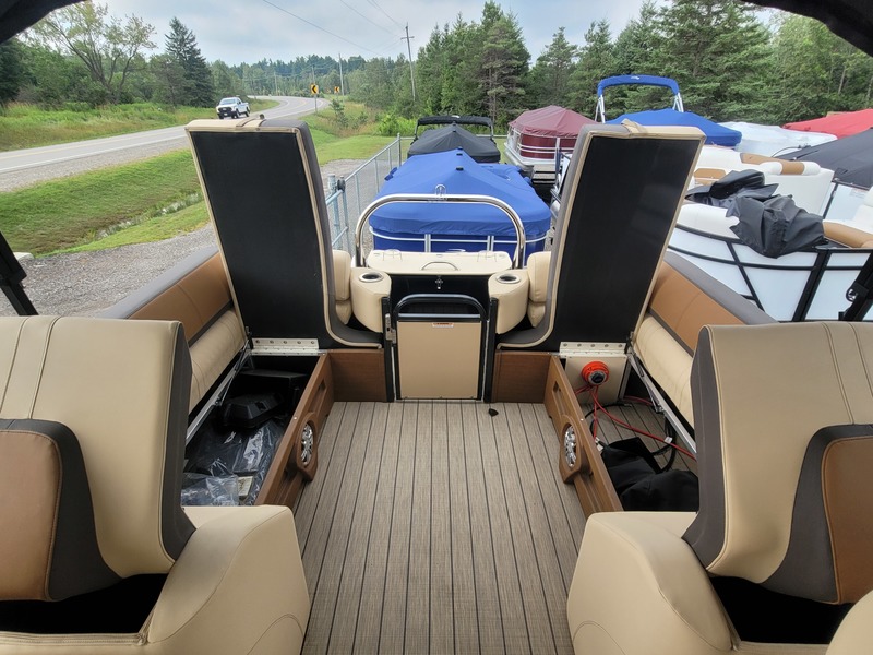 Boats  Legend V-Series Lounge Prestige + Merc 115 EXLPT + free Sea-Doo + SAVE $6,000 Photo