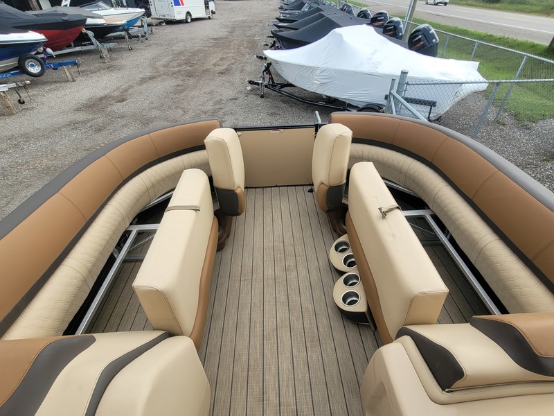 Boats  Legend V-Series Lounge Prestige with Merc 115 EXLPT *SAVE $17,800* Photo