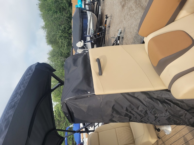Boats  Legend V-Series Lounge Prestige + Merc 115 EXLPT + free Sea-Doo + SAVE $6,000 Photo