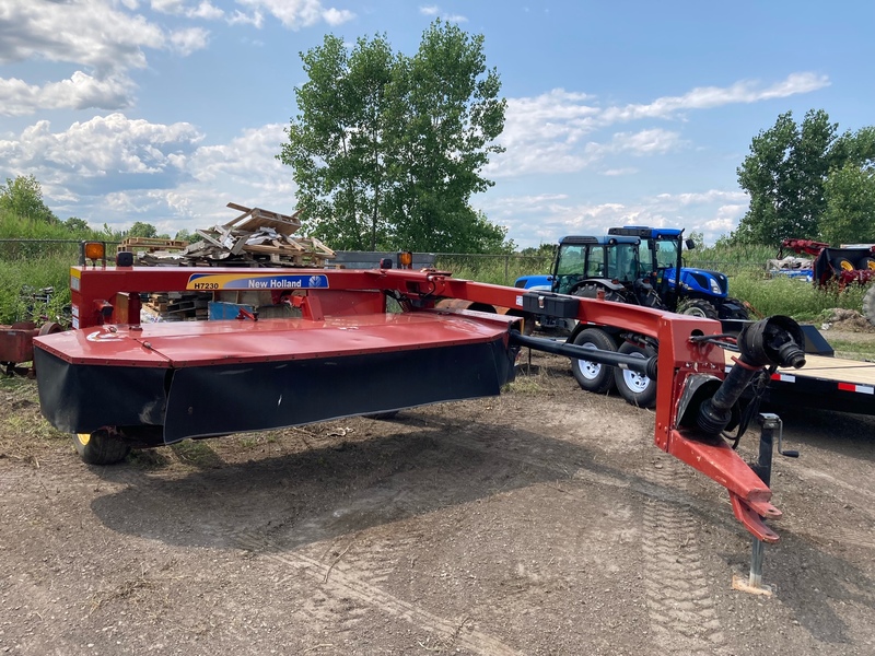 2012 New Holland H7230