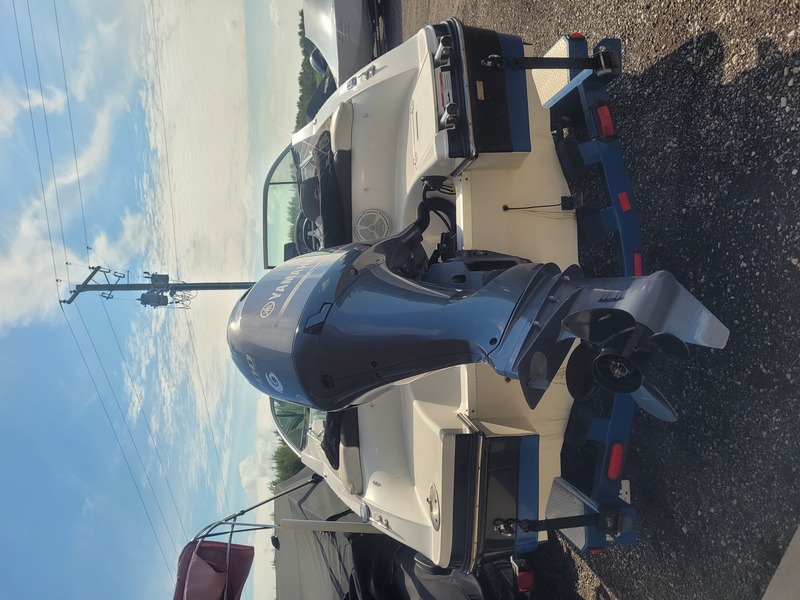 Boats   2018 Rinker 19QX OB Bowrider Photo