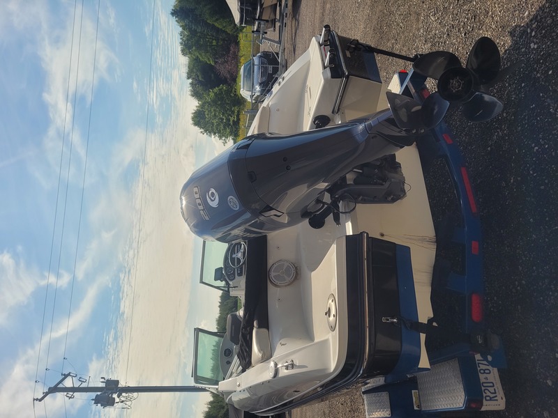 Boats   2018 Rinker 19QX OB Bowrider Photo