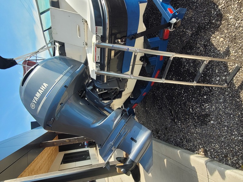 Boats   2018 Rinker 19QX OB Bowrider Photo