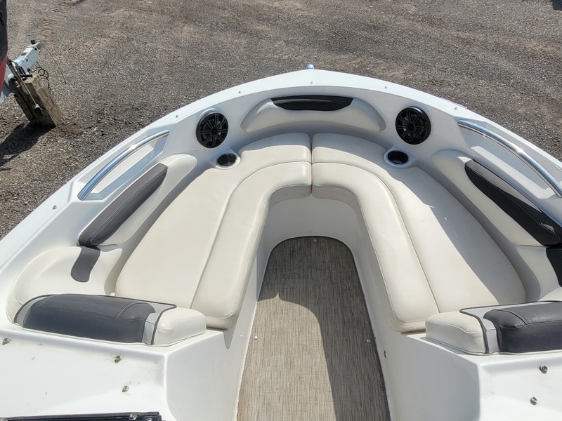 Boats   2018 Rinker 19QX OB Bowrider Photo