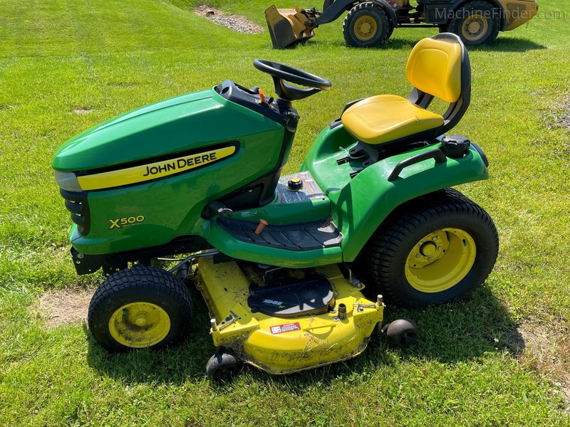 Tractors  2013 JOHN DEERE X500 Lawn & Garden Tractor Photo