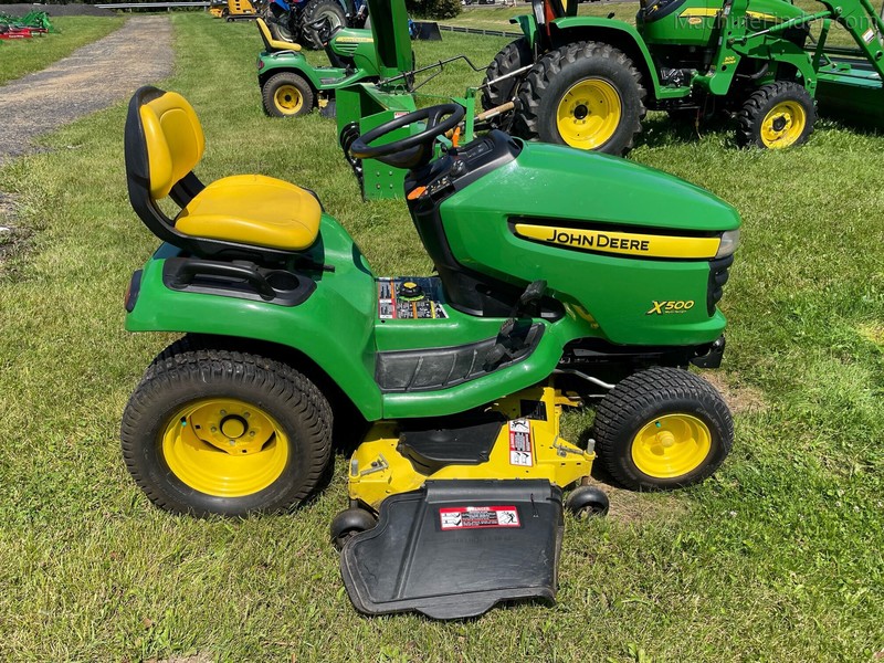 Tractors  2013 JOHN DEERE X500 Lawn & Garden Tractor Photo