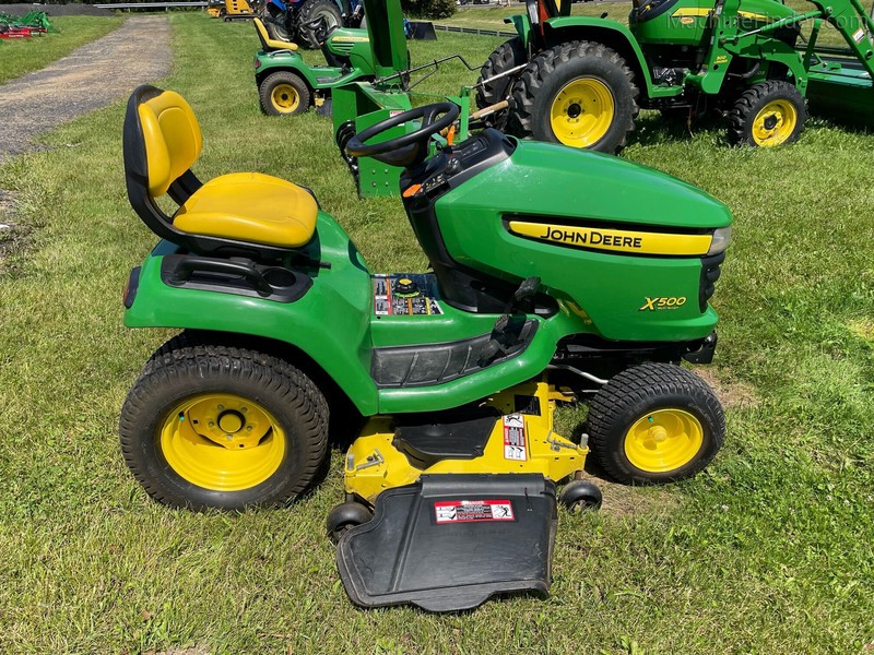 Tractors  2013 JOHN DEERE X500 Lawn & Garden Tractor Photo