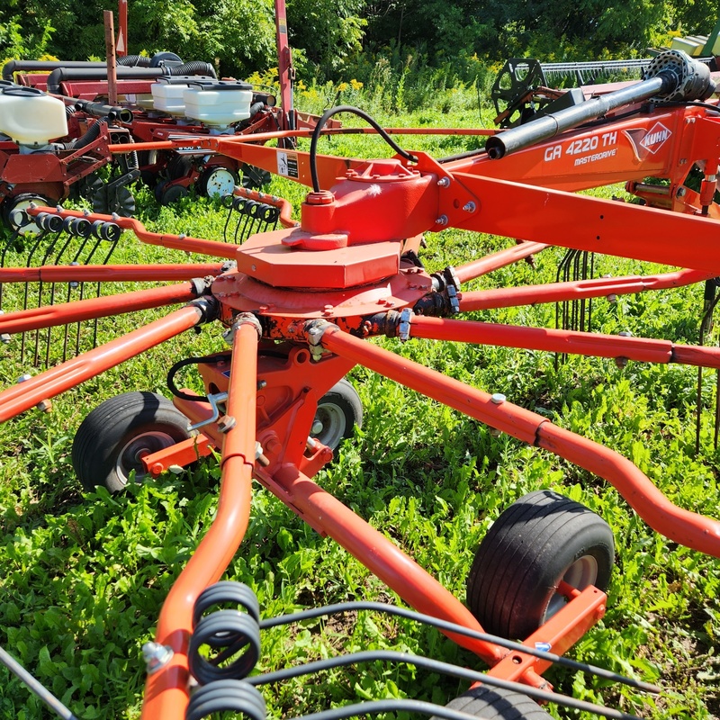 BRYAN'S FARM Kuhn GA4220TH Hay Rake