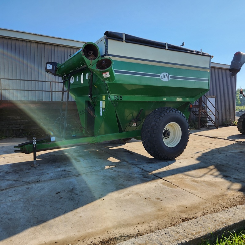 Grain Cart  J&M 525 Grain Cart Photo