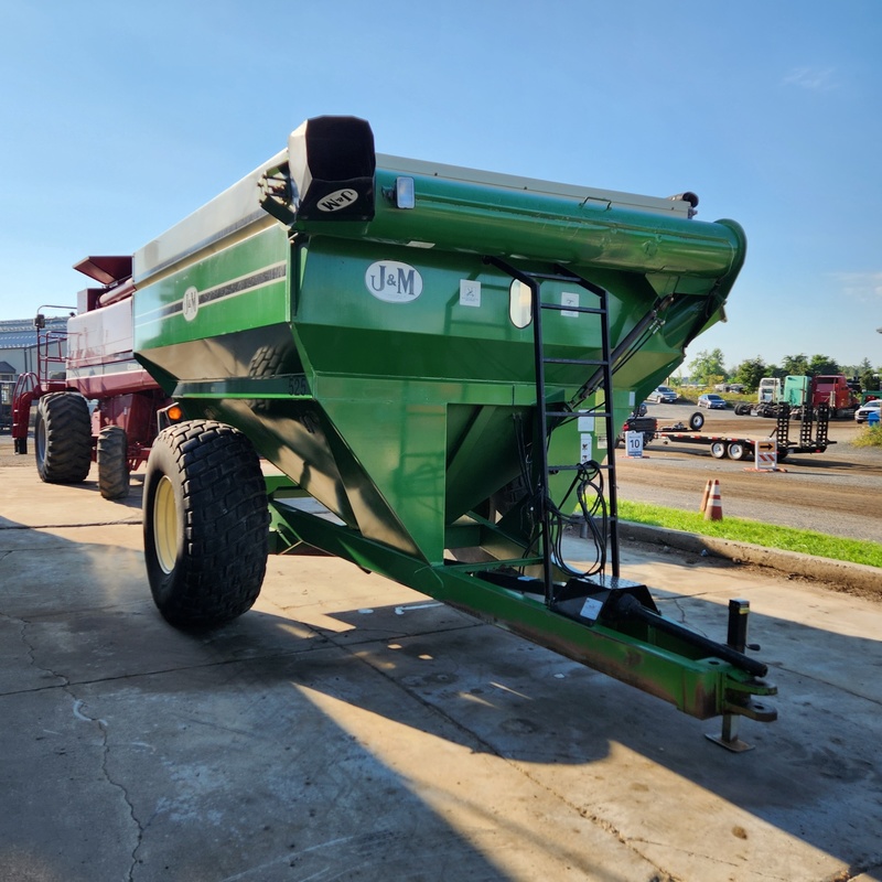 Grain Cart  J&M 525 Grain Cart Photo