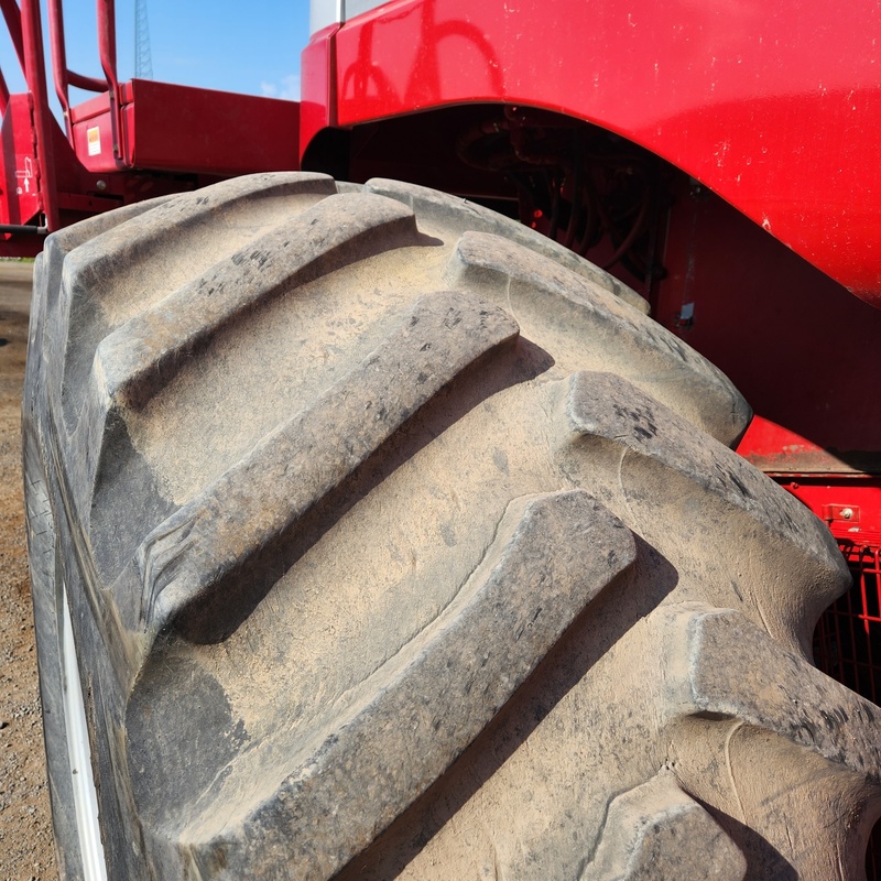 Combines & Harvesting Equipment  Case IH 2388 Combine Photo