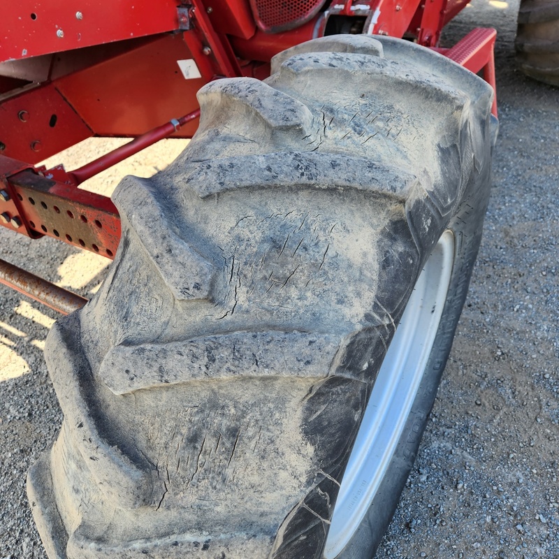 Combines & Harvesting Equipment  Case IH 2388 Combine Photo