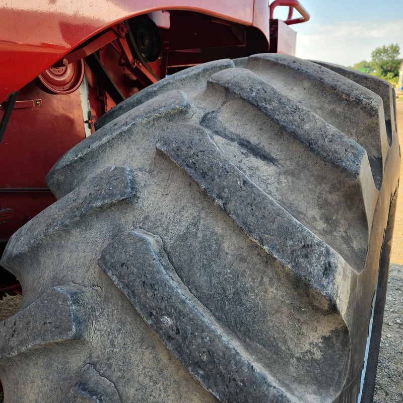 Combines & Harvesting Equipment  Case IH 2388 Combine Photo