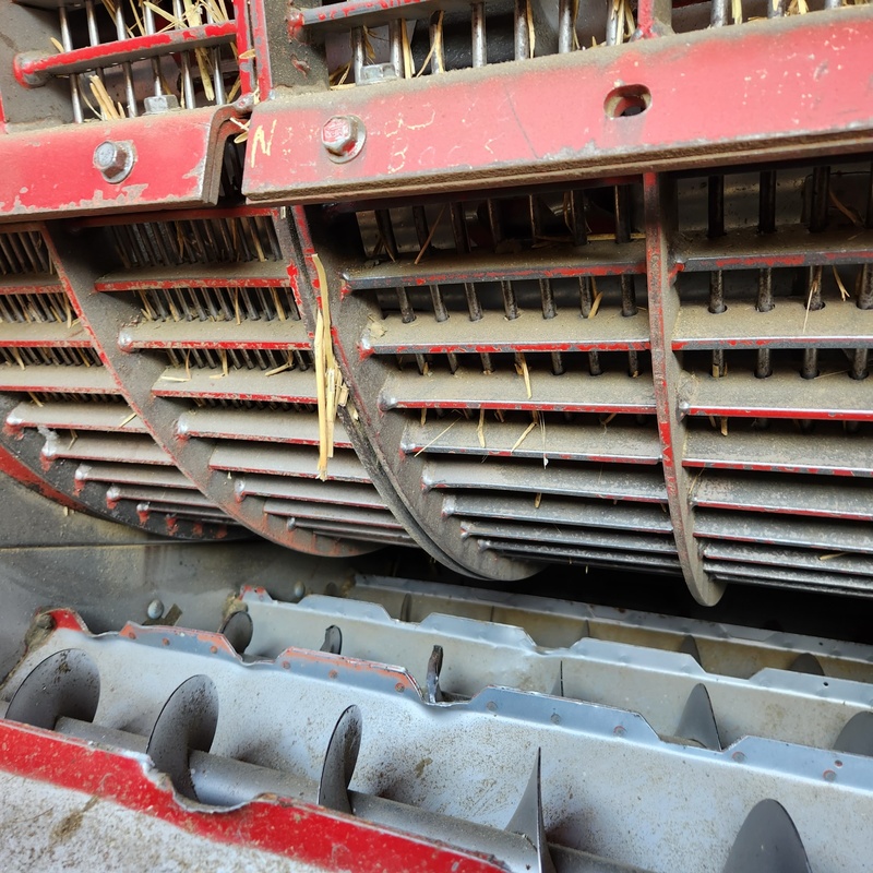 Combines & Harvesting Equipment  Case IH 2388 Combine Photo