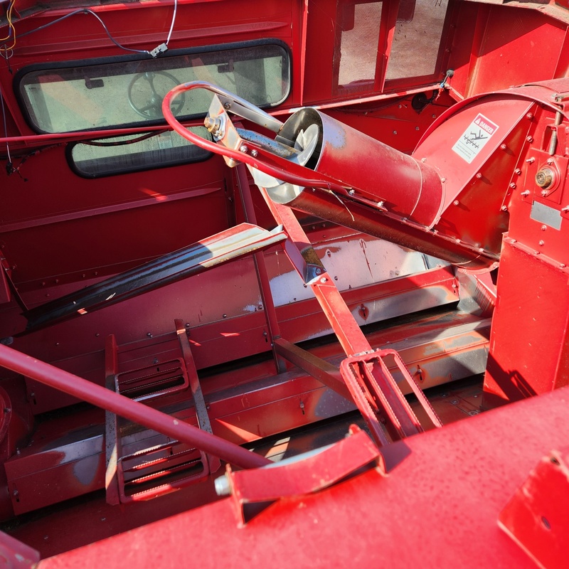 Combines & Harvesting Equipment  Case IH 2388 Combine Photo