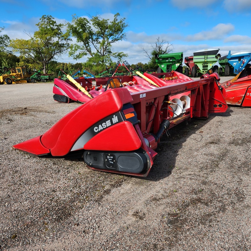Combines & Harvesting Equipment  Case IH 2206 Corn Head  Photo