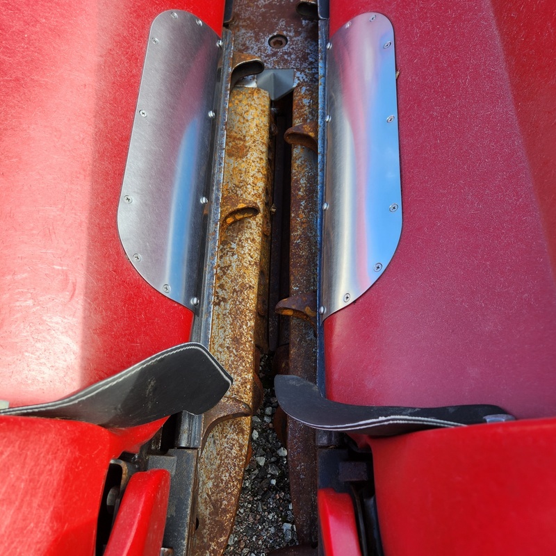 Combines & Harvesting Equipment  Case IH 2206 Corn Head  Photo