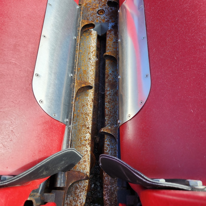 Combines & Harvesting Equipment  Case IH 2206 Corn Head  Photo