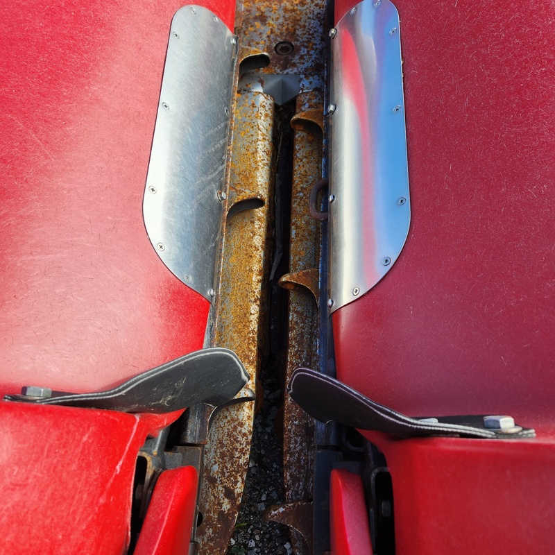 Combines & Harvesting Equipment  Case IH 2206 Corn Head  Photo