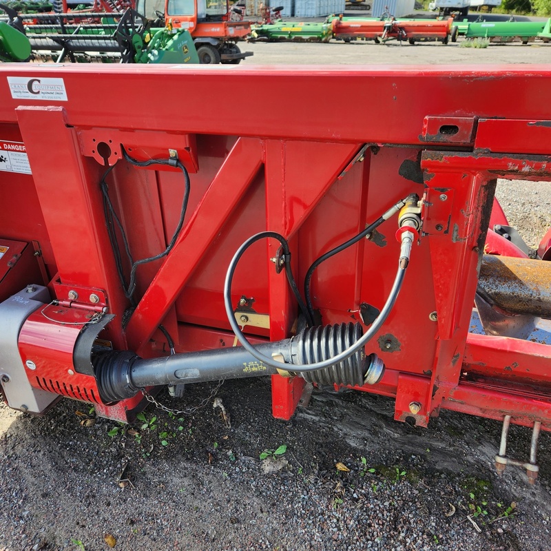Combines & Harvesting Equipment  Case IH 2206 Corn Head  Photo