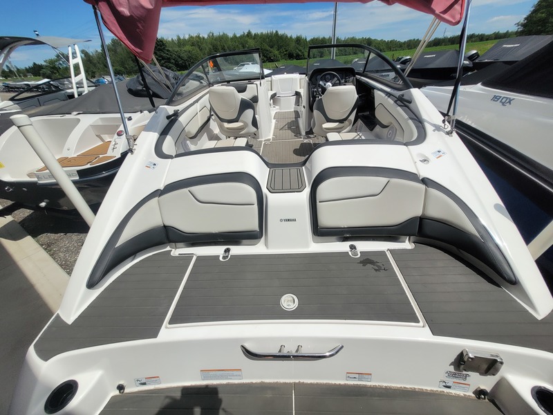 Boats   2017 Yamaha Marine SX210 Bowrider Jetboat Photo