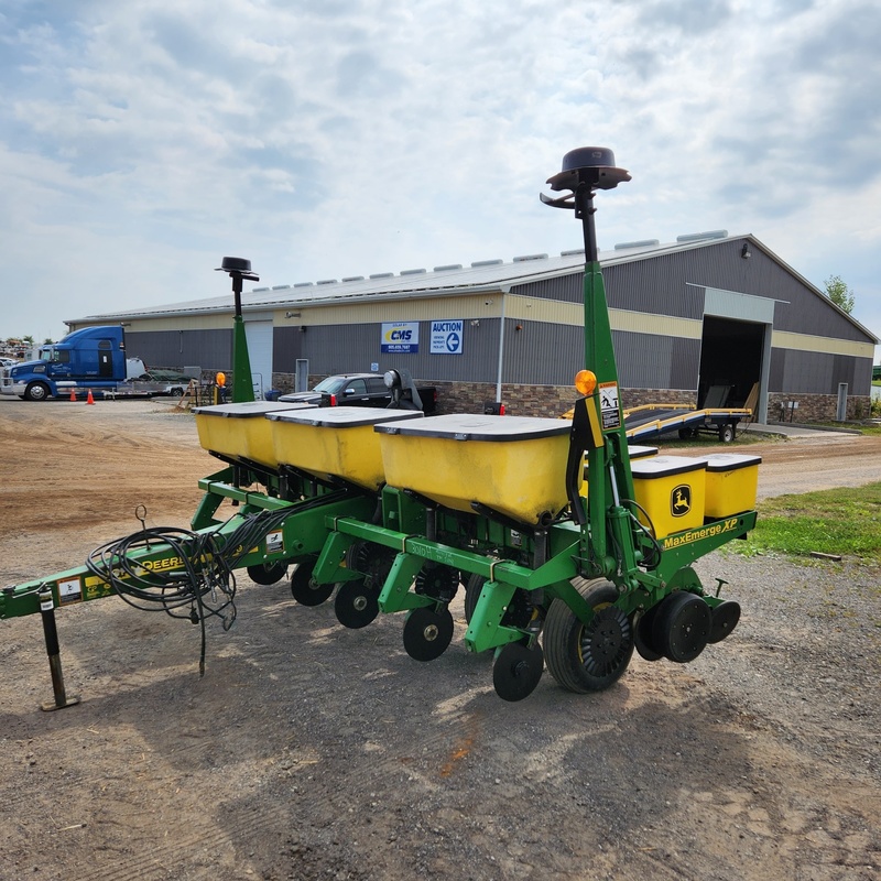 John Deere 1750 Planter