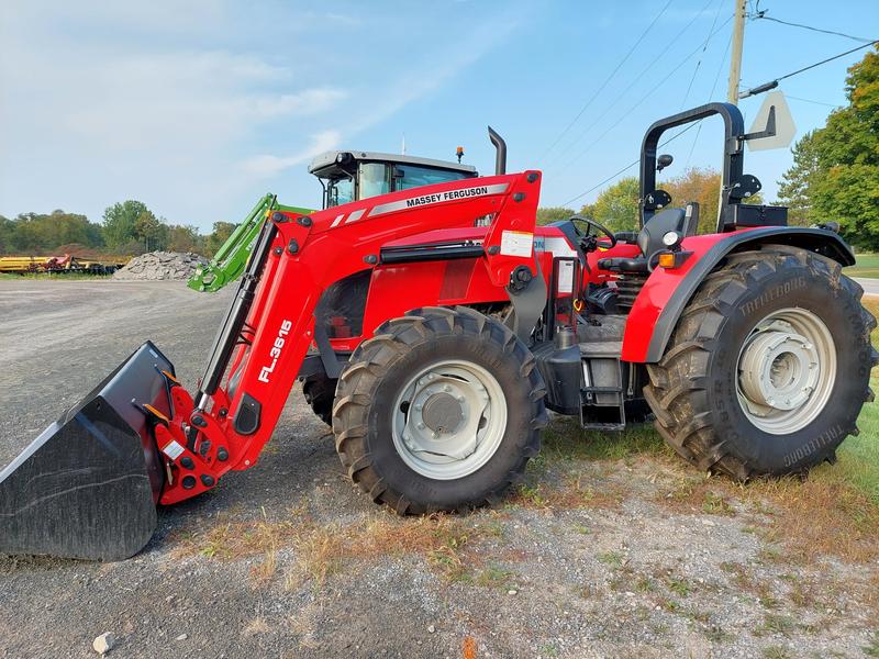 MF4710 PLATFORM TRACTOR