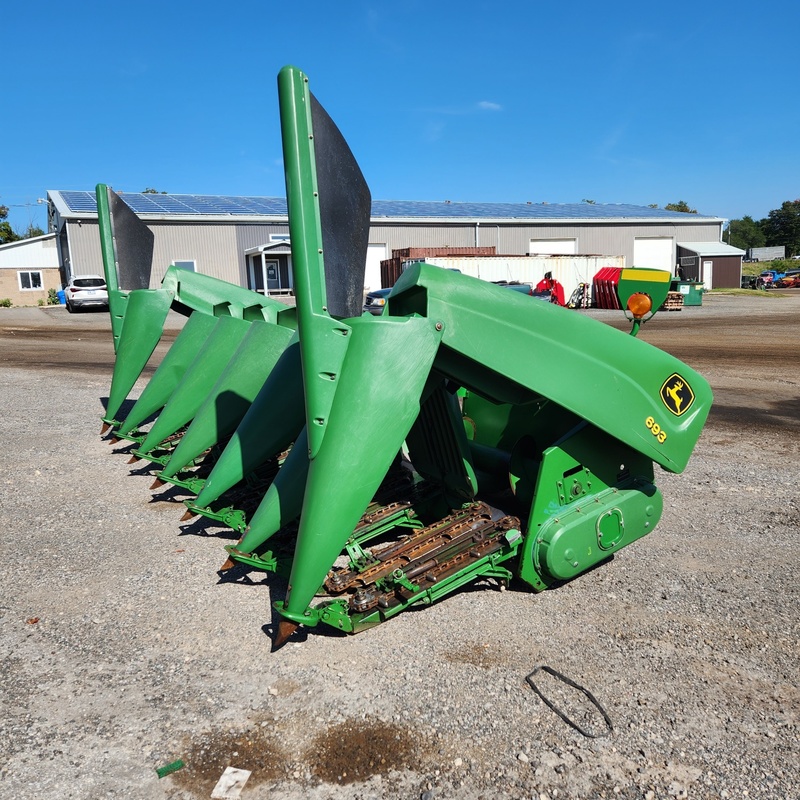 John Deere 693 Corn Head 
