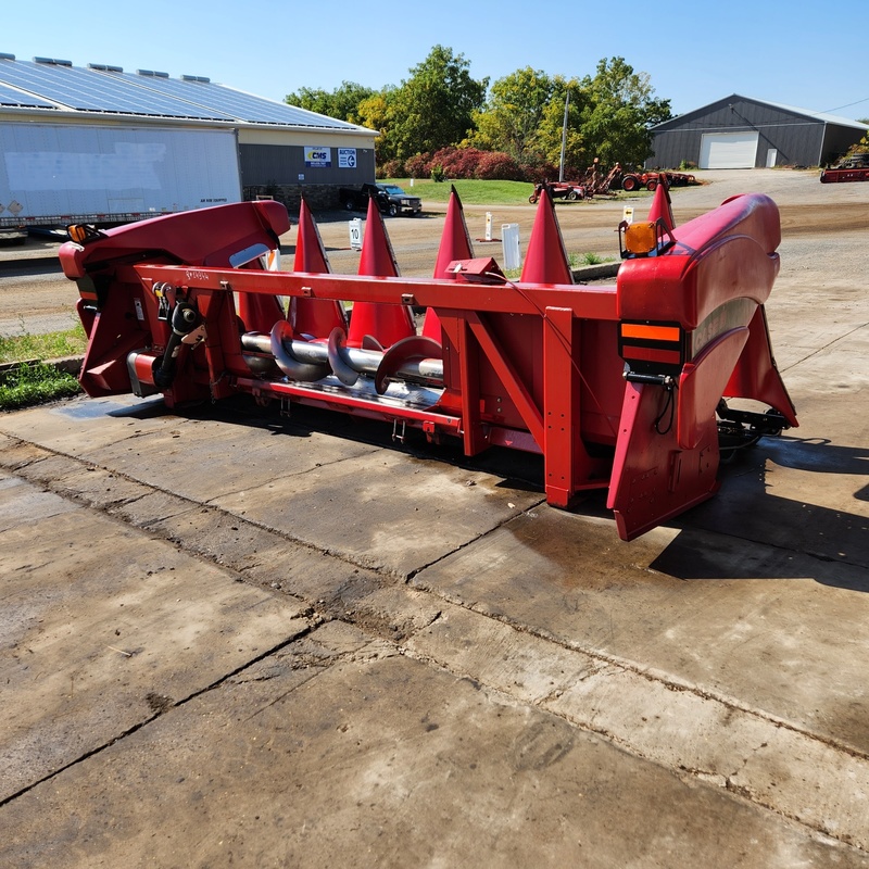 Combines & Harvesting Equipment  Case IH 2206 Corn Head  Photo