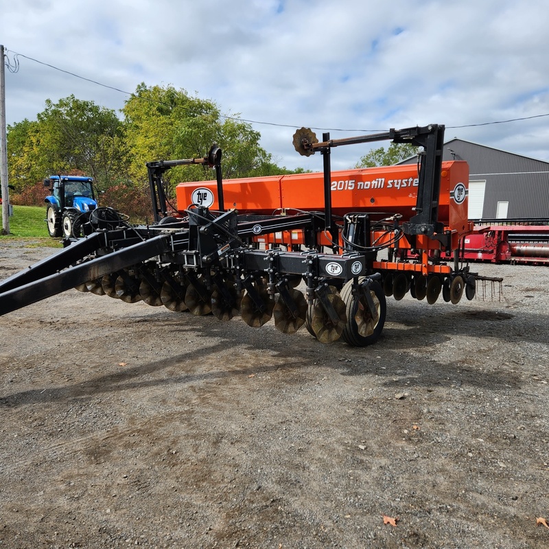 Planting Equipment  Tye 2015 No-Till Drill  Photo
