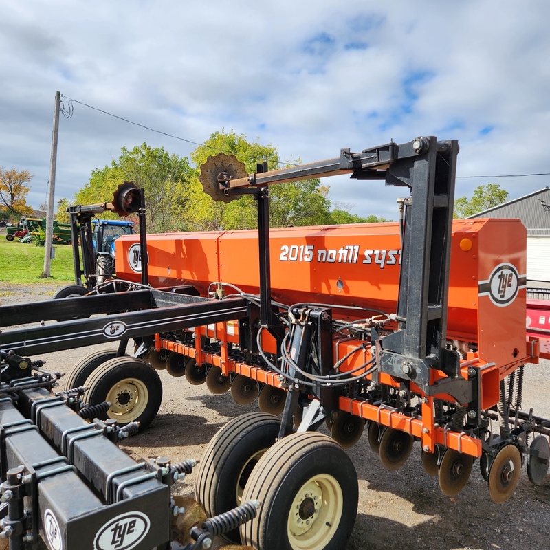 Planting Equipment  Tye 2015 No-Till Drill  Photo