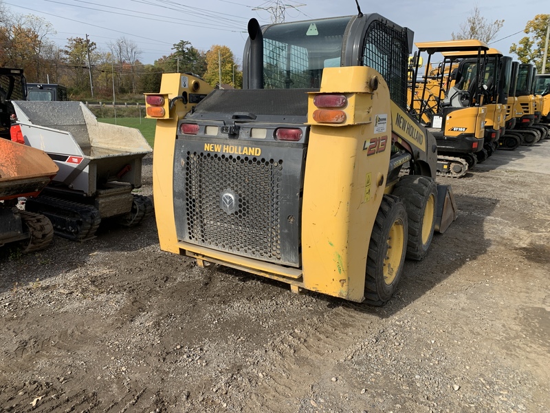 New Holland L213 skid steer loader 