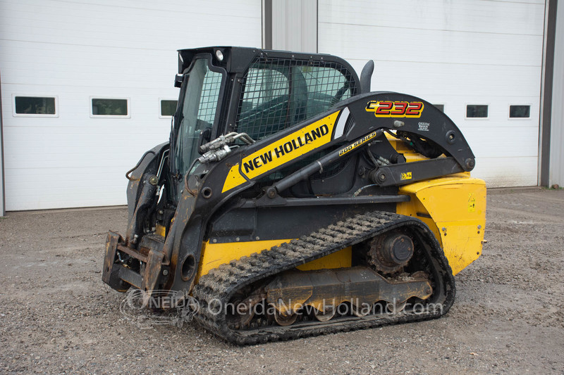 Skidsteers & Track Loaders  New  Holland C232 Track Loader Photo