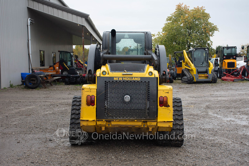 Skidsteers & Track Loaders  New  Holland C232 Track Loader Photo