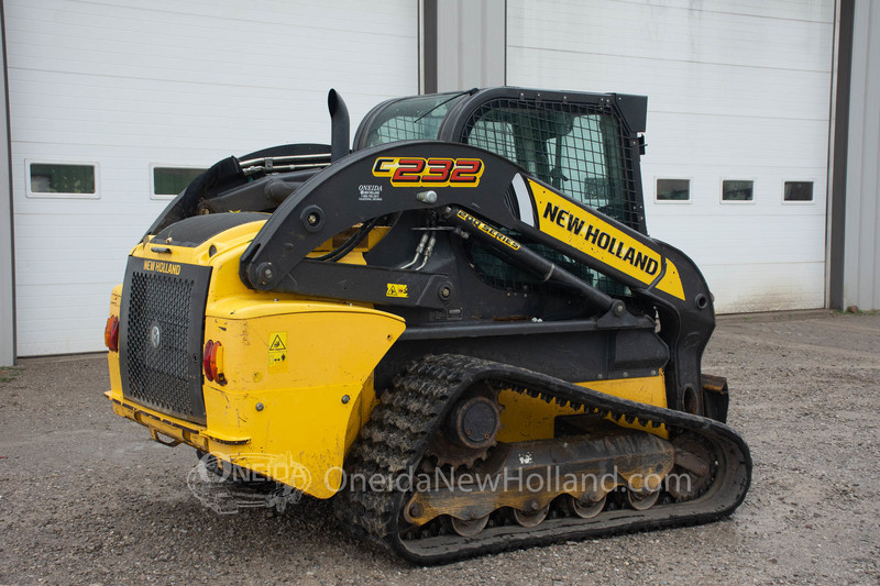 Skidsteers & Track Loaders  New  Holland C232 Track Loader Photo