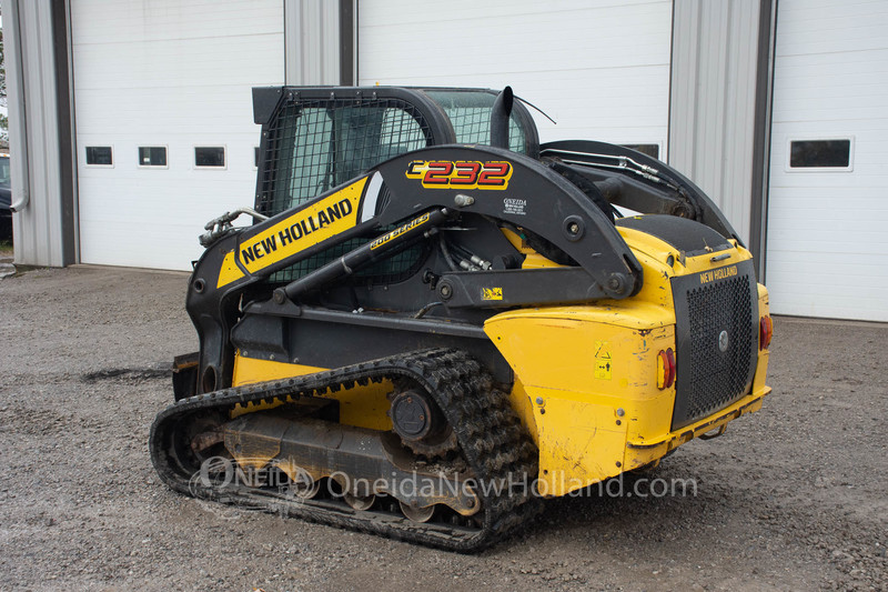 Skidsteers & Track Loaders  New  Holland C232 Track Loader Photo