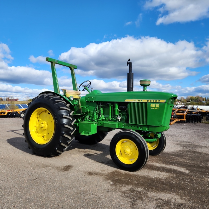 Tractors - Farm  John Deere 4010 Tractor Photo