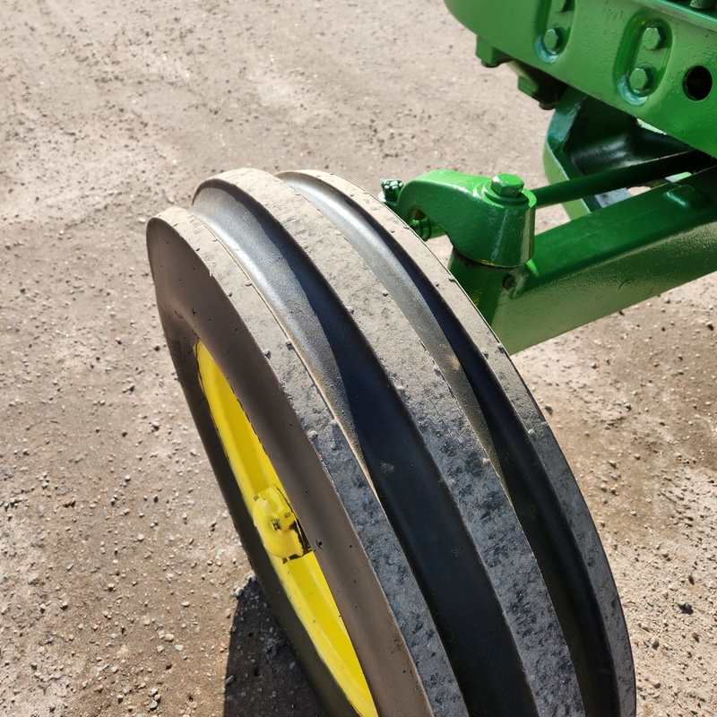 Tractors - Farm  John Deere 4010 Tractor Photo