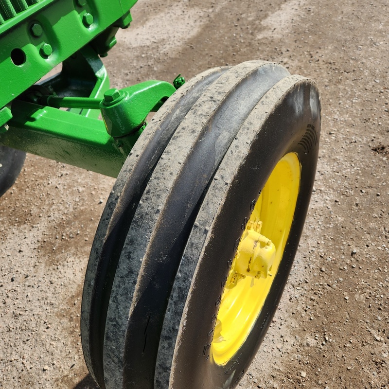 Tractors - Farm  John Deere 4010 Tractor Photo