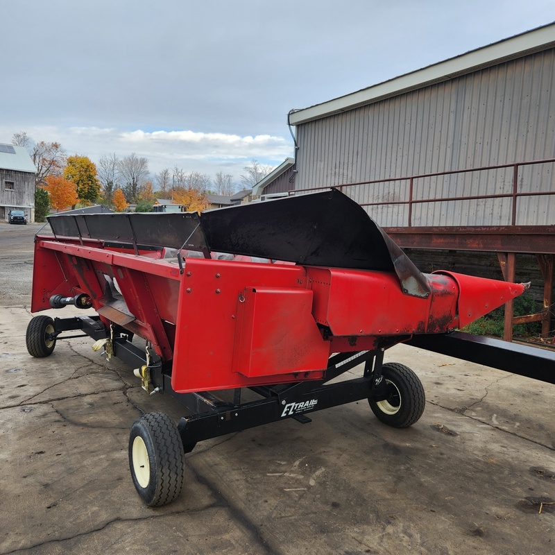 Combines & Harvesting Equipment  Case IH 1063 Corn Head Photo