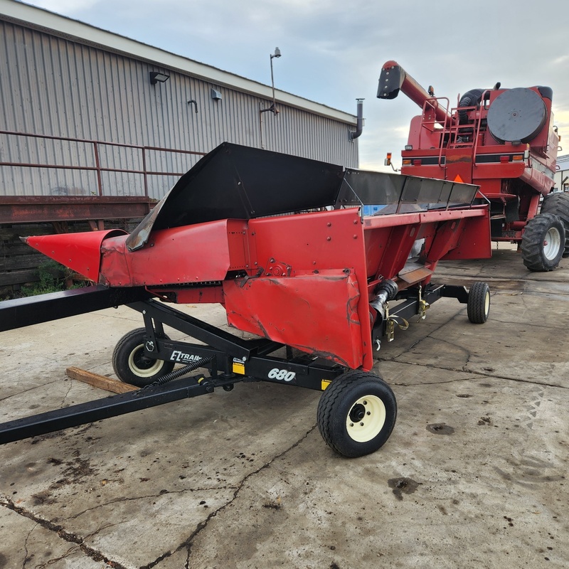 Combines & Harvesting Equipment  Case IH 1063 Corn Head Photo