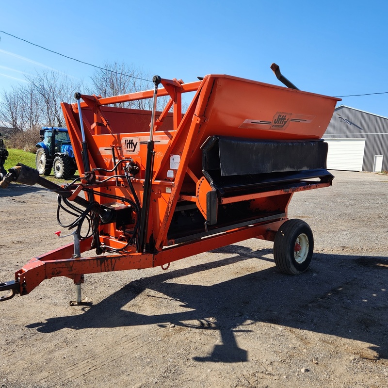 Hay Equipment  Jiffy 900 Bale Processor Photo