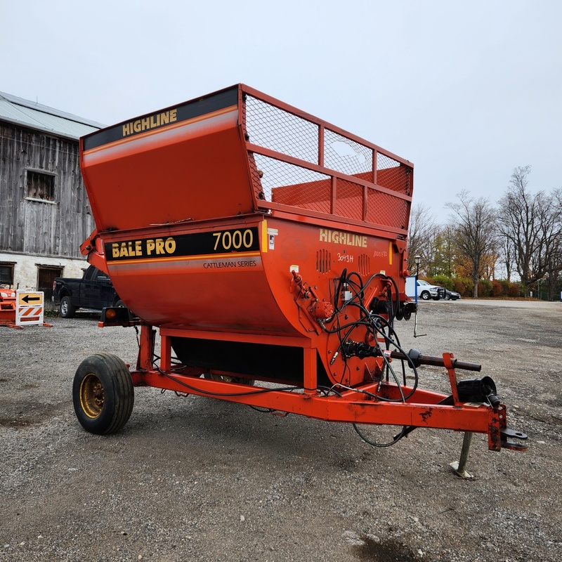 Hay Equipment  Highline Bale Pro 7000 Bale Processor Photo